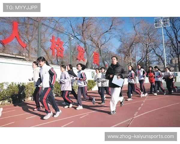 体育老师的快乐:看到学生爱上运动,体育老师喜欢一个女生的表现 体育老师的快乐:看到学生爱上运动,体育老师喜欢一个女生的表现